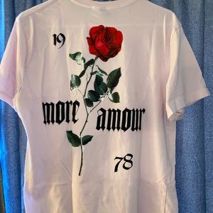 Men’s pink t-shirt